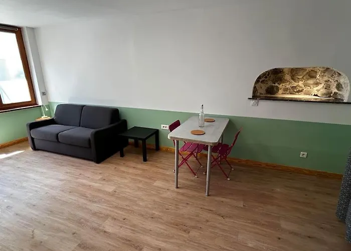 Les Rosiers * Quillan